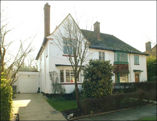 01 Sutcliffe Close